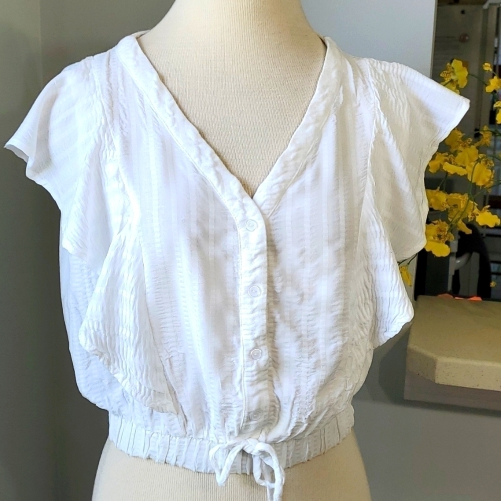 GOOD LUCK GEM,‎ white crop top size large.  Button with tie. Ruffle
